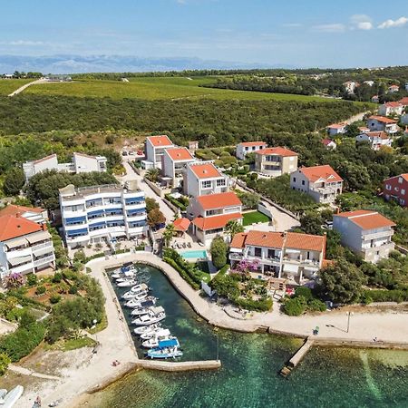 Apartmani Sollei Petrcane Exteriör bild