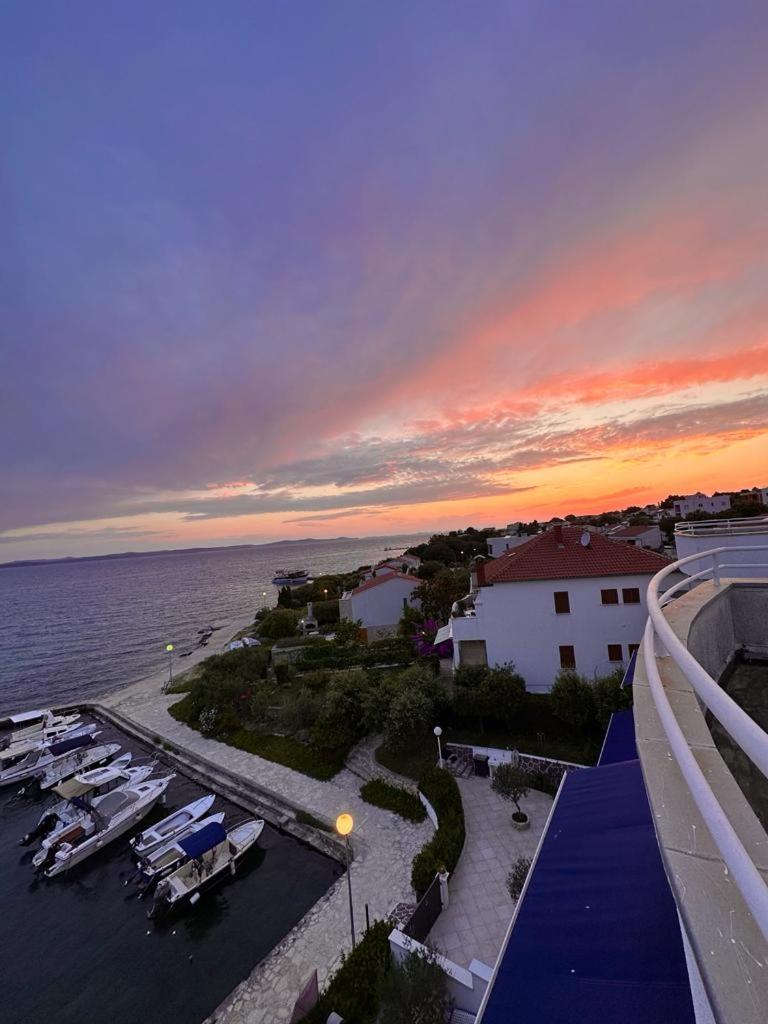 Apartmani Sollei Petrcane Exteriör bild